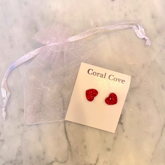 NWT CORAL COVE Rhinestone Heart Studs - Picture 2 of 3